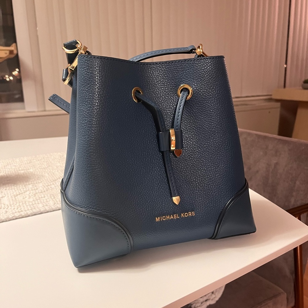 Michael Kors Blue Leather Bucket Bag